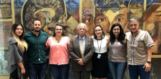 El Dr. Joaquín Carrillo Farga, rodeado de PPuDM y la Dra Alejandra Camacho, en el INNN de CDMX, 25 de julio de 2019